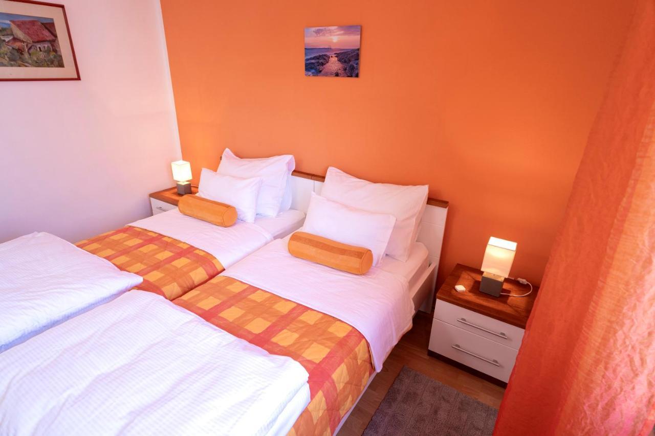 Apartments Bodlovic - Zf Hvar ฮวาร์ ภายนอก รูปภาพ