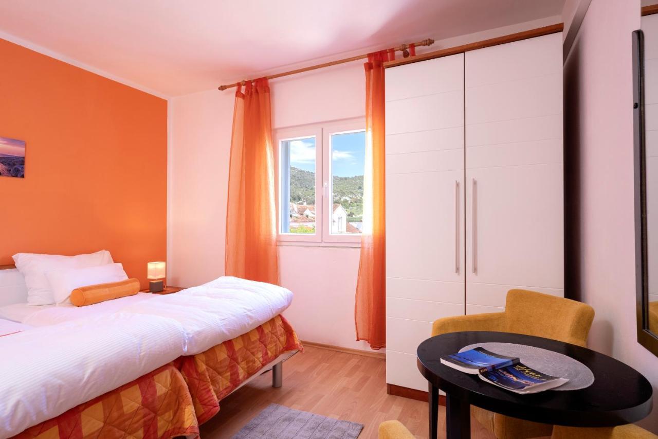 Apartments Bodlovic - Zf Hvar ฮวาร์ ภายนอก รูปภาพ