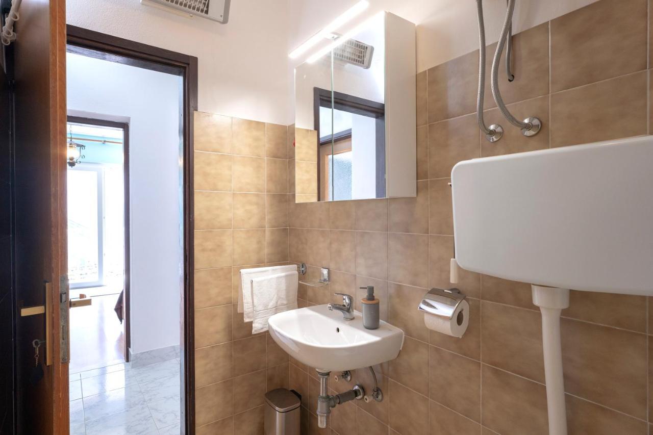 Apartments Bodlovic - Zf Hvar ฮวาร์ ภายนอก รูปภาพ